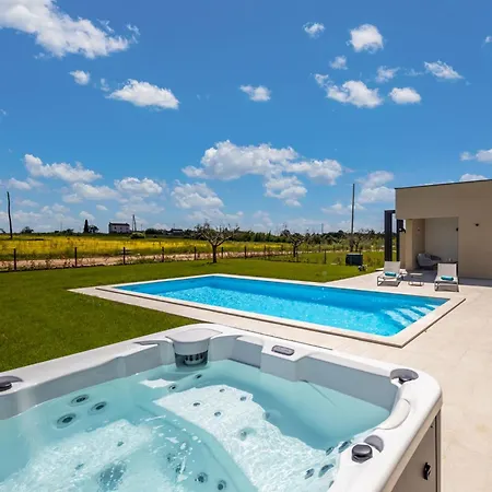 Alba By Interhome Brtonigla