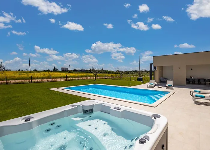 Alba By Interhome 브르토니글라